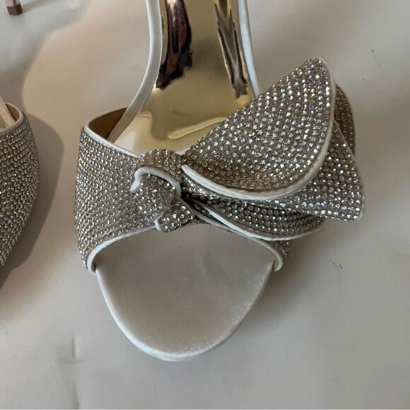 Badgley Mischka Rennie Rhinestone Soft White Stiletto Heel Bridal Sandal Size 8 - Picture 5 of 11